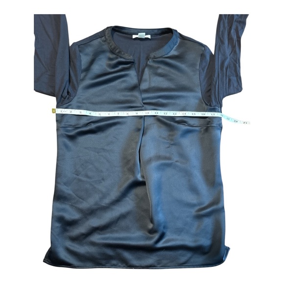 Calvin klein black long sleeve blouse sz s/ch/p
Like New - Picture 4 of 9